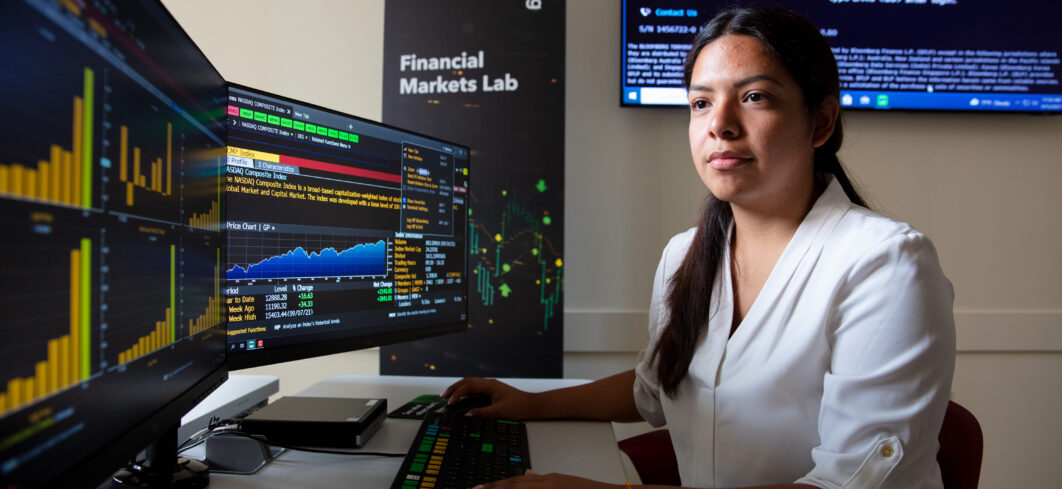 Student at Bloomberg FInance lab